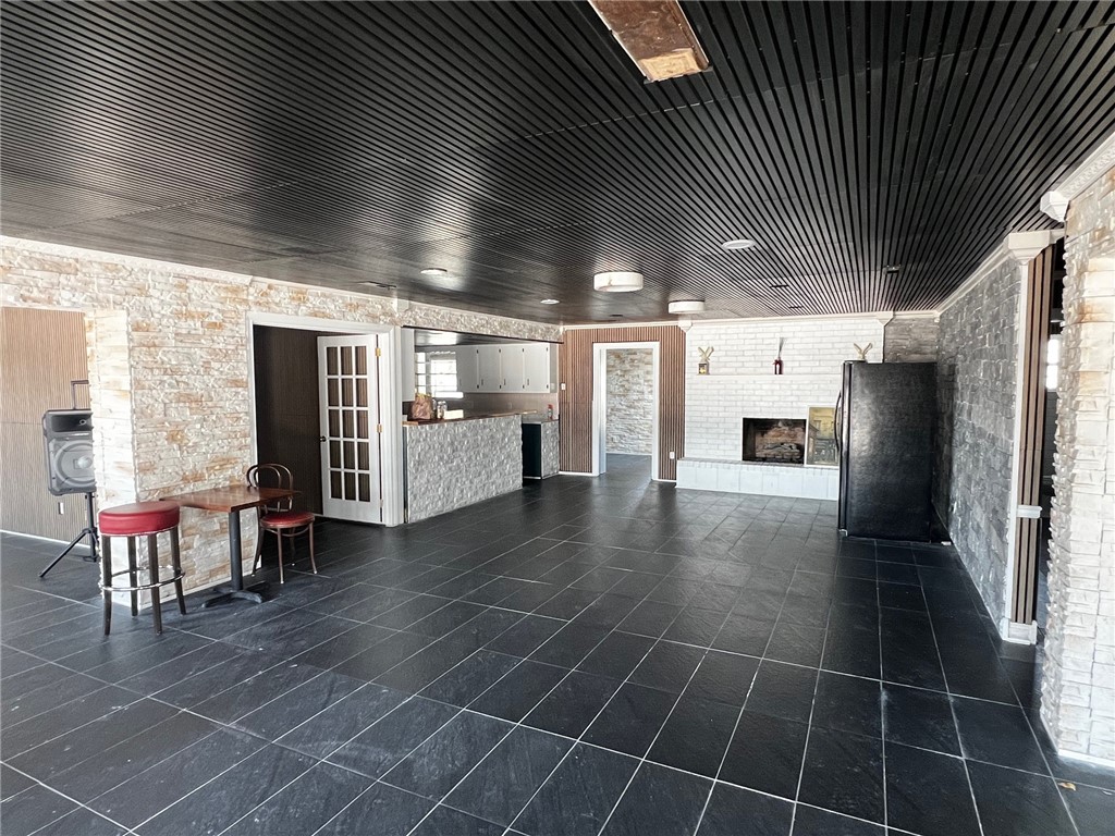 Springdale Outlots - Commercial Lease