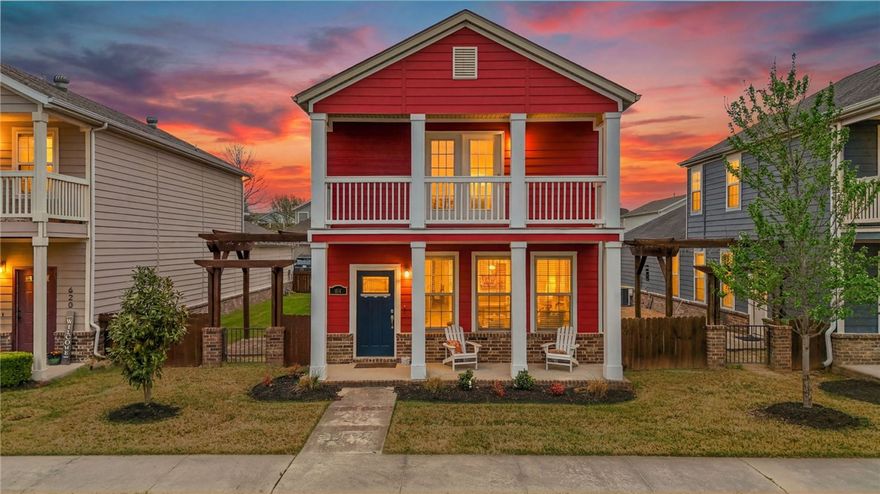 Prime investment opportunity in a highly desirable Fayetteville location! 614 N Keats Dr offers a functional, open layout with comfortable living spaces suited for strong rental potential or long-term value. The home features generous bedrooms, ample natural light, and an inviting layout that appeals to a wide range of tenants or future buyers.
Located in an established neighborhood with convenient access to the University of Arkansas, shopping, dining, parks, and I-49, this property is well-positioned in a high-demand rental area. The yard provides additional outdoor space, adding to its overall appeal.
Whether you're expanding your portfolio or securing a property in a growing market, this home presents excellent upside and investment potential.