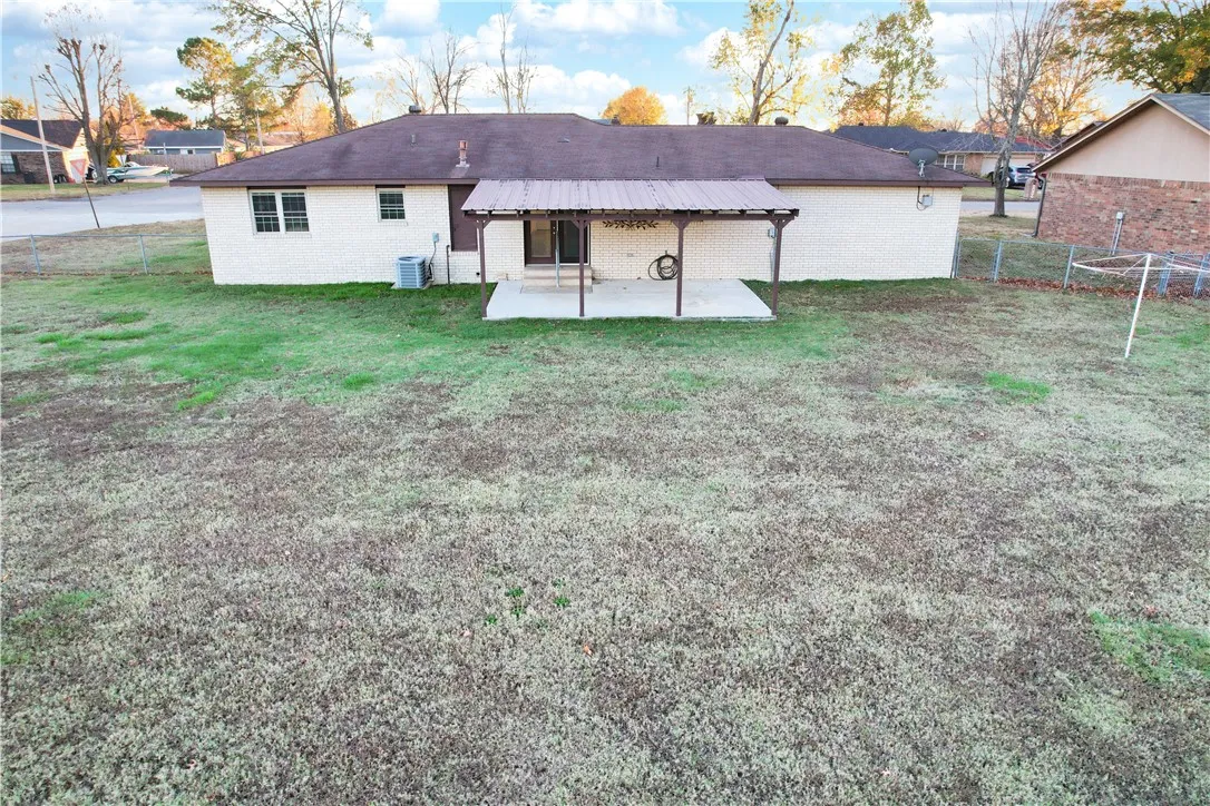 Rogers, Arkansas 72758, United States, 3 Bedrooms Bedrooms, ,2 BathroomsBathrooms,Residential,Pending,27948