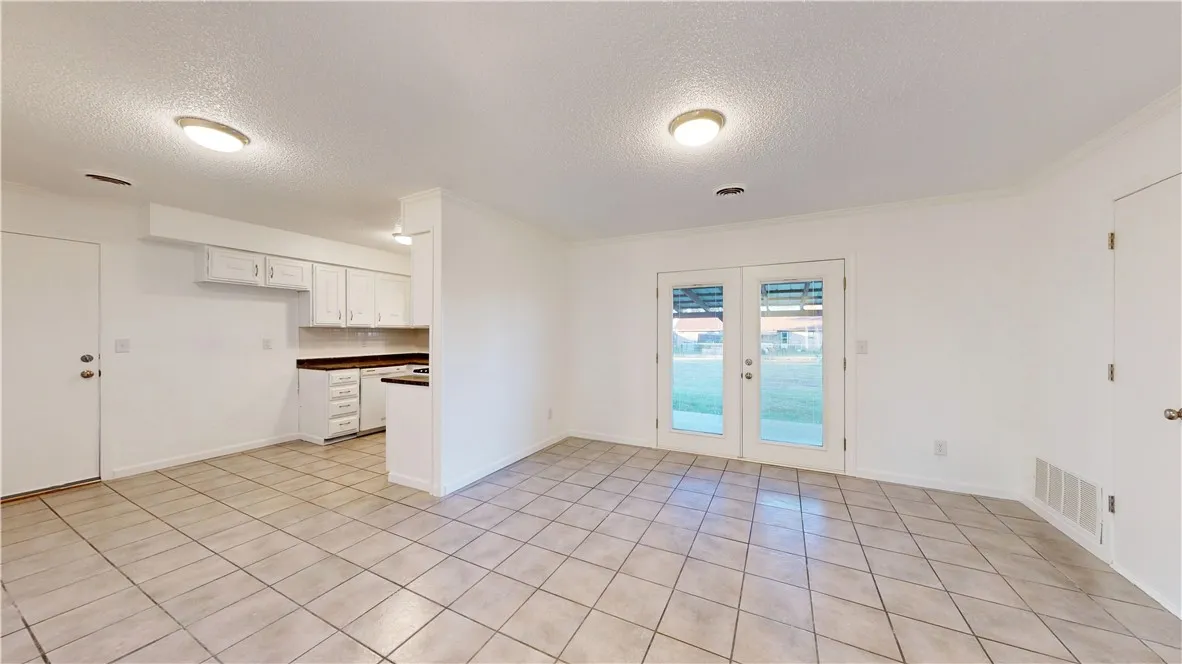 Rogers, Arkansas 72758, United States, 3 Bedrooms Bedrooms, ,2 BathroomsBathrooms,Residential,Pending,27948