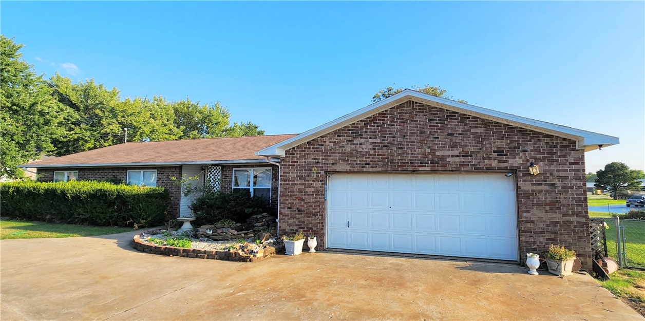 Spacious Handicap Accessible Home with Solar Panels in Lincoln, Arkansas
Welcome to your dream home in the heart of Lincoln, Arkansas! This exceptional property offers not only the comfort and luxury you desire but also an eco-friendly touch with its solar panels, ensuring energy efficiency for years to come. With two master bedrooms and three full baths, this handicap accessible house is designed to cater to your every need.
Lincoln, Arkansas, offers a peaceful and friendly community with access to local amenities, parks, and schools. You'll also appreciate the proximity to nearby cities for shopping, dining, and entertainment options.
Don't miss your chance to own this handicap accessible home with solar panels in Lincoln, Arkansas. It's the perfect blend of comfort, style, and sustainability. Contact us today to schedule a viewing and make this incredible property your new home!