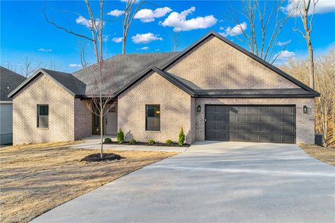 4 Bridlington Drive Bella Vista AR 72714