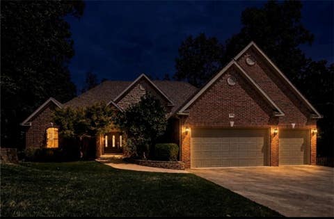 Photo of 1303 NE Fairwinds Drive, Bentonville, AR 72712 (MLS # 1357442)