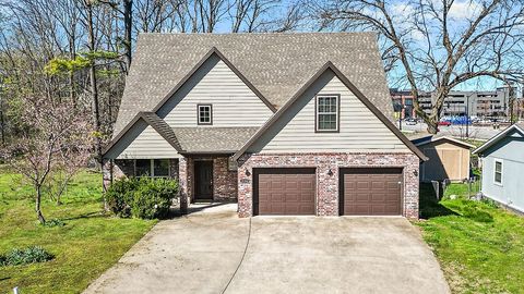 Photo of 2104 Delwhite Drive, Bentonville, AR 72712 (MLS # 1339997)