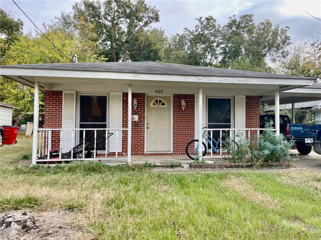 Ready to buy your first home? This is the perfect house for first homeowners! Beautiful Brick home with 3 bedrooms and 1 and 1/2 baths, great location in the center of Dardanelle. Call Today!!!