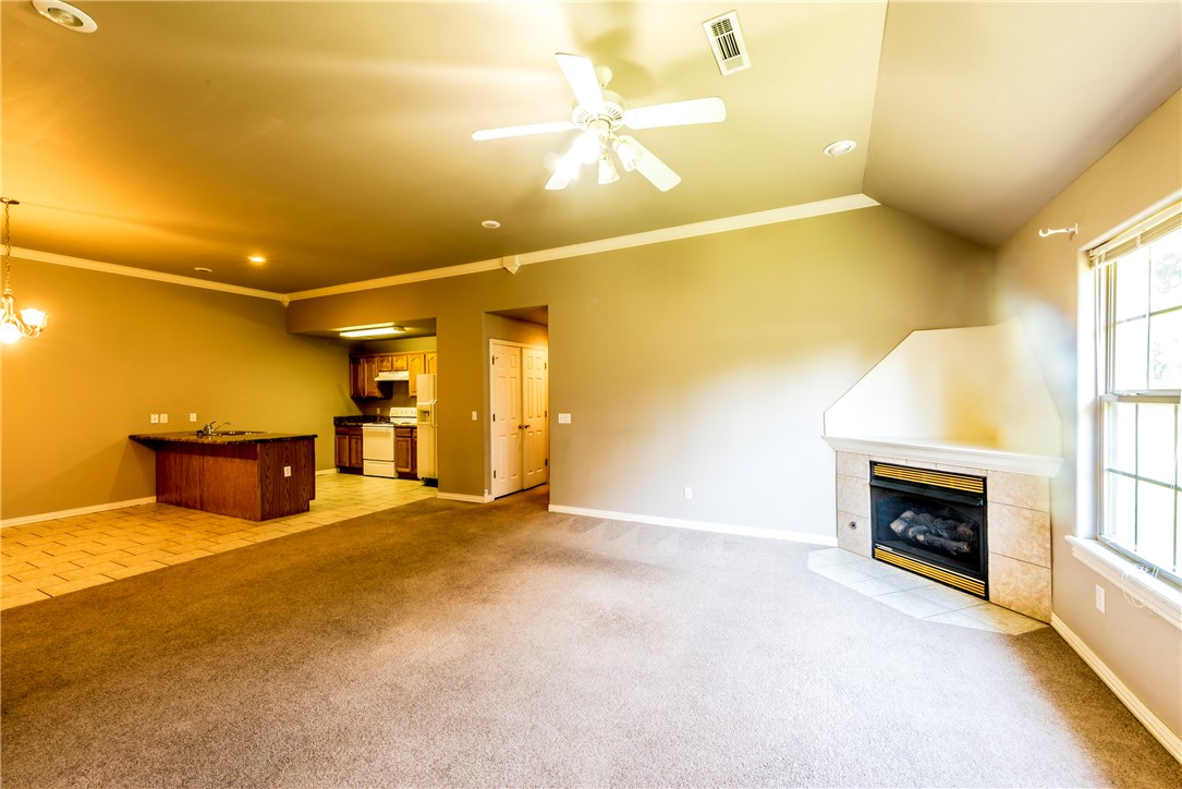 Legacy Pointe Ph I - Residential Lease