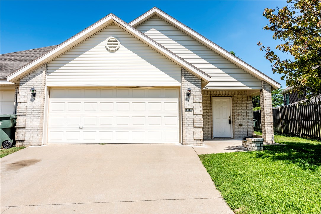 Legacy Pointe Ph I - Residential Lease