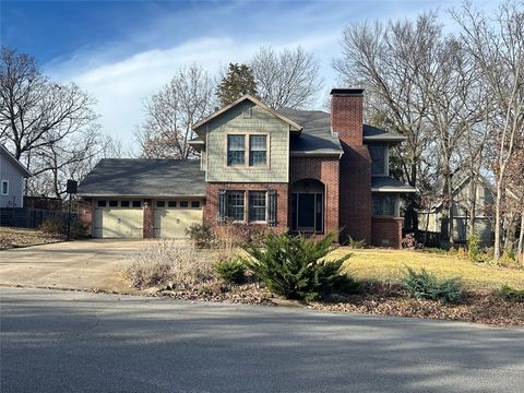 Photo of 3164 Katherine Avenue, Fayetteville, AR 72703 (MLS # 1330641)