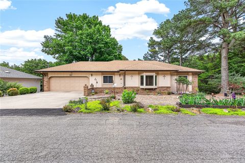 Photo of 110 Salen Lane, Bella Vista, AR 72715 (MLS # 1344414)