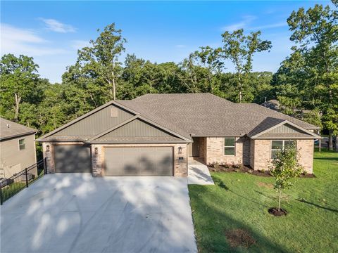 Photo of 34 Brierfield Lane, Bella Vista, AR 72714 (MLS # 1305362)