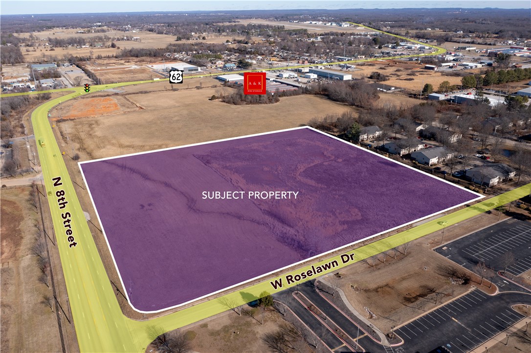 This lot has approximately 500' of frontage on N 8th Street. All utilities are available at the street.