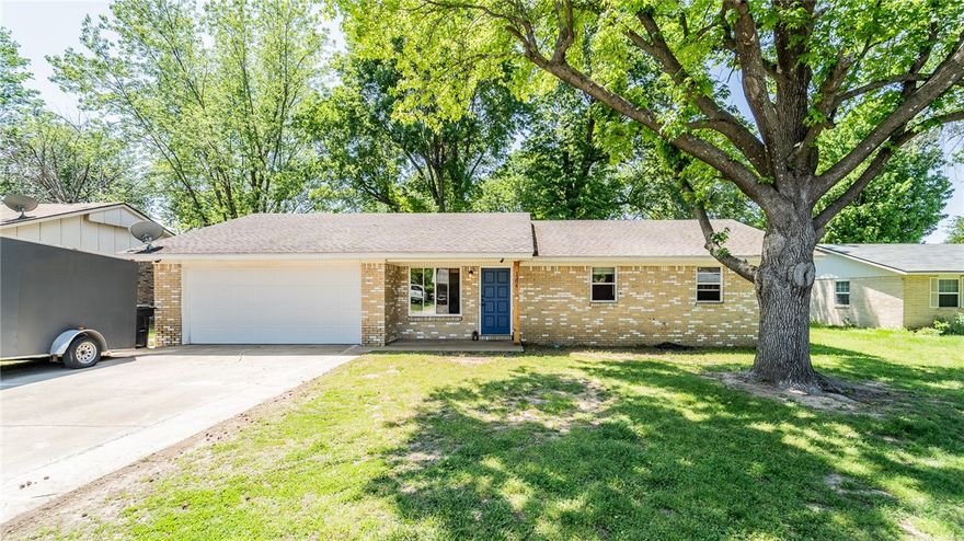 This charming 3-bedroom, 2-bathroom home in Springdale is perfect for a first-time buyer. Situated on a quarter-acre lot with mature trees in an established neighborhood, it’s just minutes from the Elm Springs Road Exit, providing easy access to the interstate, shopping, and a short commute to Fayetteville or Bentonville. Inside, you’ll find polished concrete floors in the living room and new luxury vinyl plank flooring in the kitchen and bedrooms. The spacious layout offers a comfortable living area, well-sized kitchen, and cozy bedrooms. With its prime location and affordable price point, this home offers great value for buyers looking for a well-maintained property in a convenient area. Don’t miss the chance to make this house your new home!
