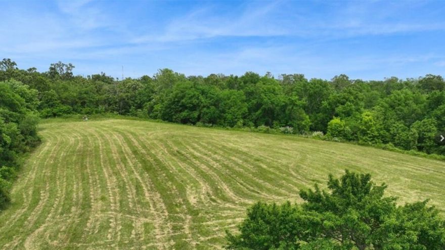 Discover 29 beautiful acres just outside Gravette—ideal for
building your dream home or creating a private retreat. The
property features approximately 18 acres of mature timber and
11 acres of mostly cleared pasture, along with a year round
spring perfect for outdoor enjoyment. Electricity and high-speed
internet are available at the road. Access requires four-wheel
drive, offering the privacy and seclusion many buyers are
seeking. The seller is willing to subdivide the property, making it
a flexible opportunity for various needs. Don’t miss your chance
to own a slice of Northwest Arkansas countryside!