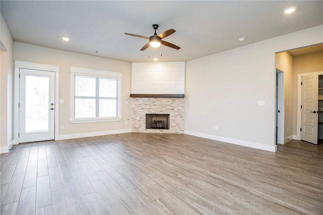 WILLOWBROOK FARMS SUB PH II-BENTONVILLE - Residential