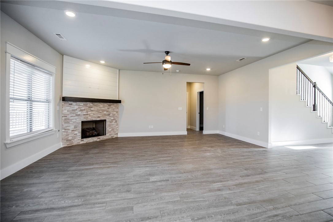 WILLOWBROOK FARMS SUB PH II-BENTONVILLE - Residential