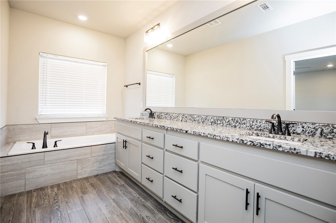 WILLOWBROOK FARMS SUB PH II-BENTONVILLE - Residential