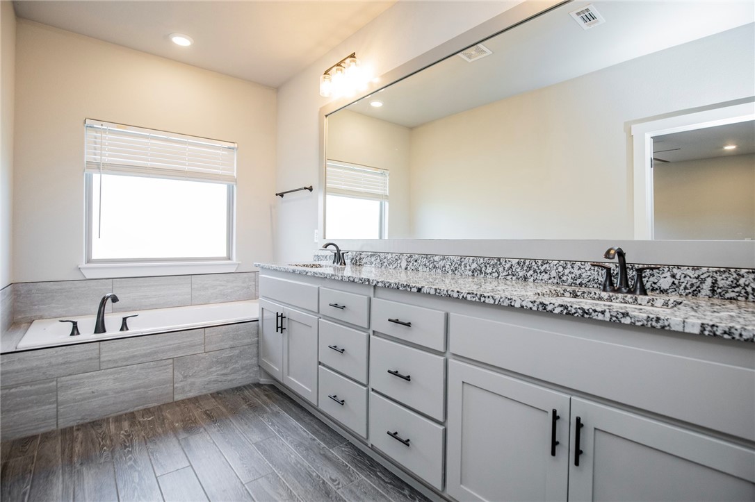 WILLOWBROOK FARMS SUB PH II-BENTONVILLE - Residential