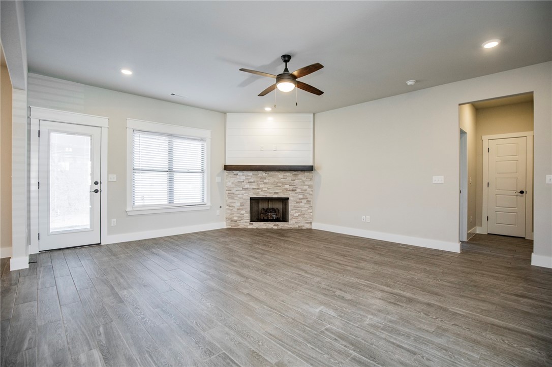 WILLOWBROOK FARMS SUB PH II-BENTONVILLE - Residential