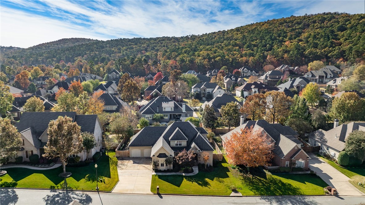 CHENAL VALLEY "BELLE VALLEE THE COURTS" - Residential