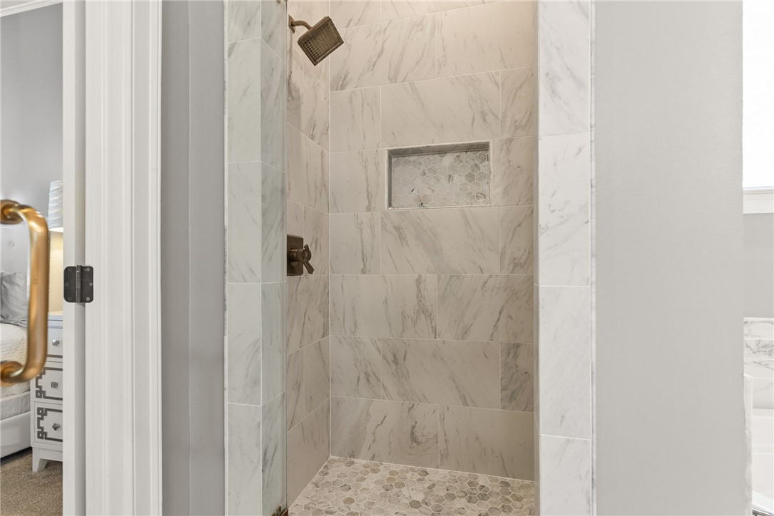 CHENAL VALLEY "BELLE VALLEE THE COURTS" - Residential