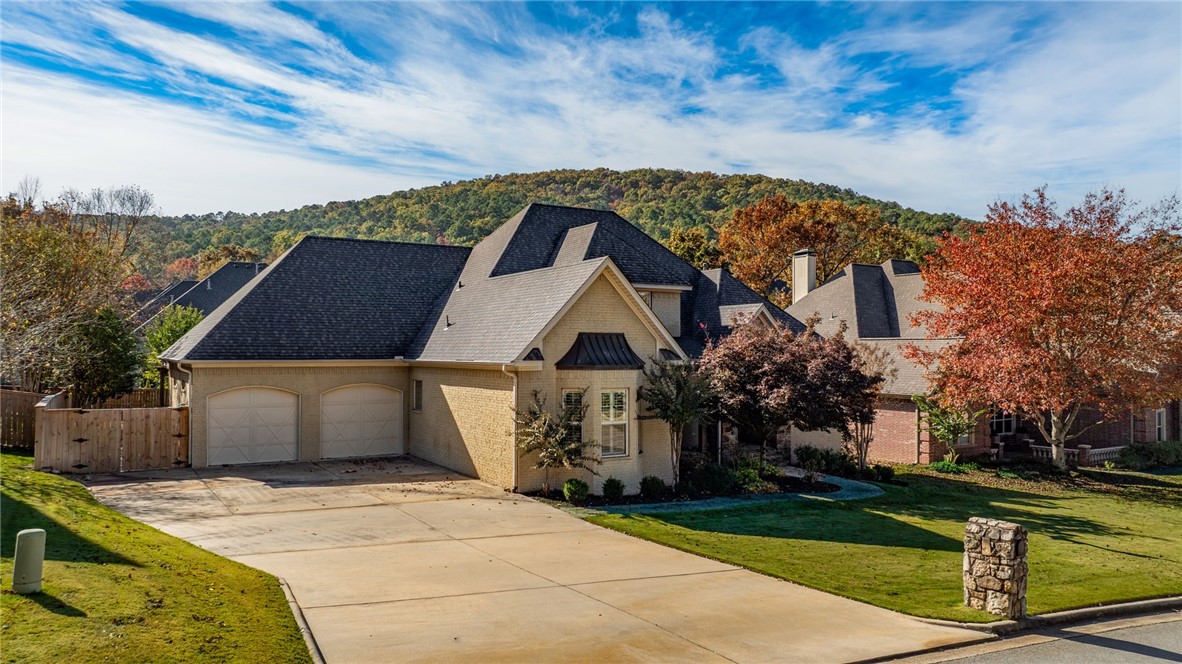 CHENAL VALLEY "BELLE VALLEE THE COURTS" - Residential