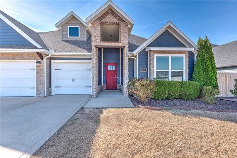 Photo of 1051 Silver Maple Street, Centerton, AR 72719 (MLS # 1339808)