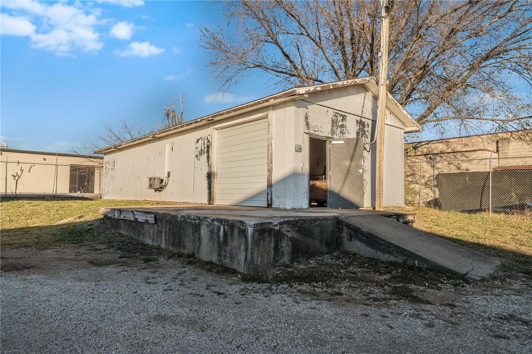 Springdale Outlots - Commercial Lease