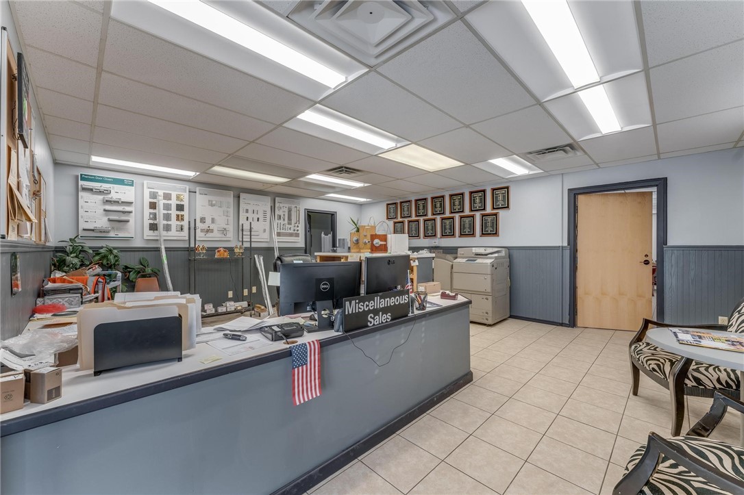 Springdale Outlots - Commercial Lease