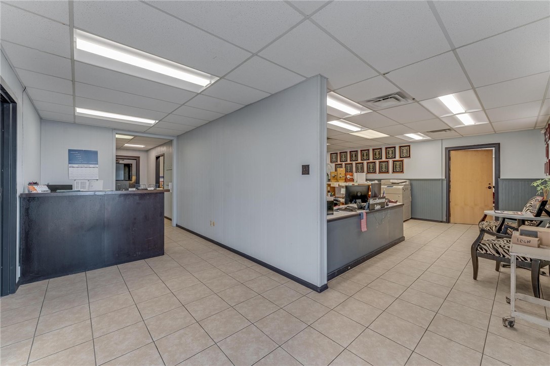 Springdale Outlots - Commercial Lease