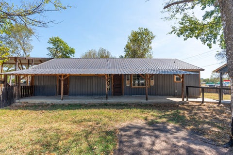 Photo of 110 SW 8th Street, Muldrow, OK 74948 (MLS # 1362718)