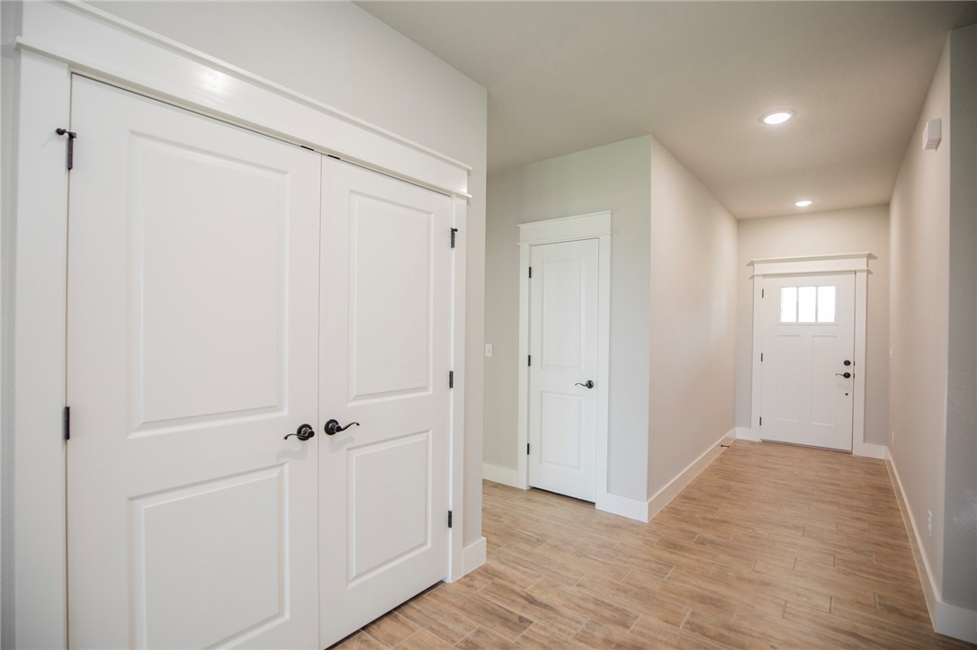GRAND ESTATES PH 1-GENTRY - Residential