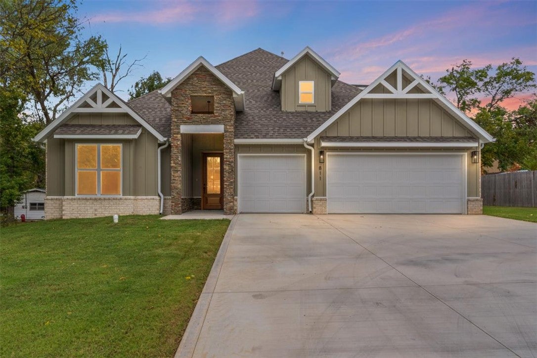811 N Mount Olive
