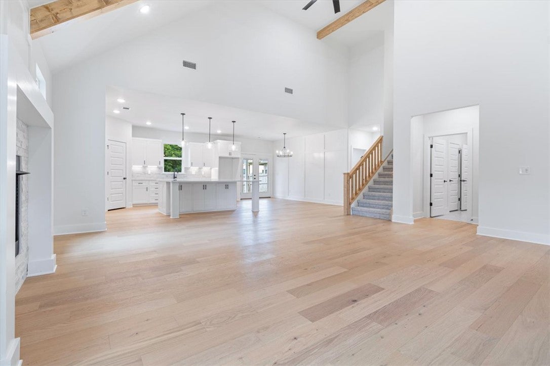 811 N Mount Olive