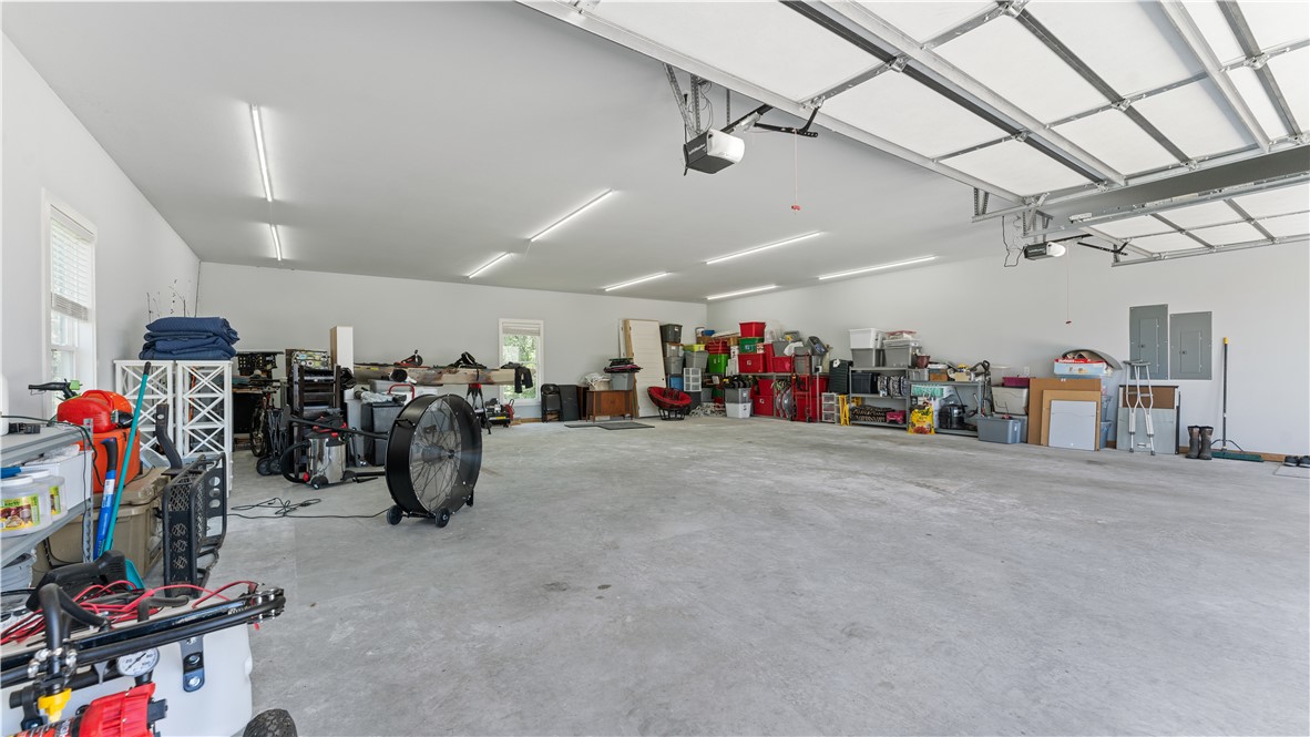 Michael E James Pls 985 Tr - Residential