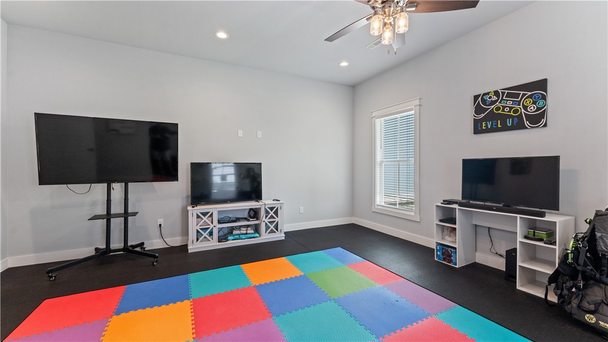 Michael E James Pls 985 Tr - Residential