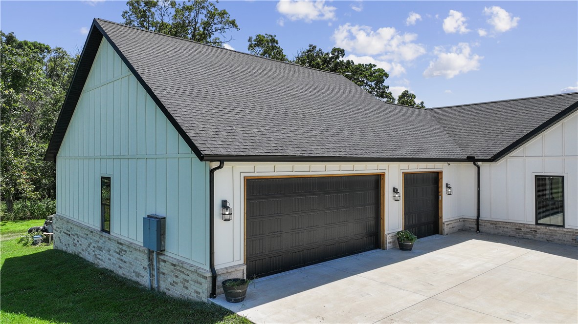 Michael E James Pls 985 Tr - Residential