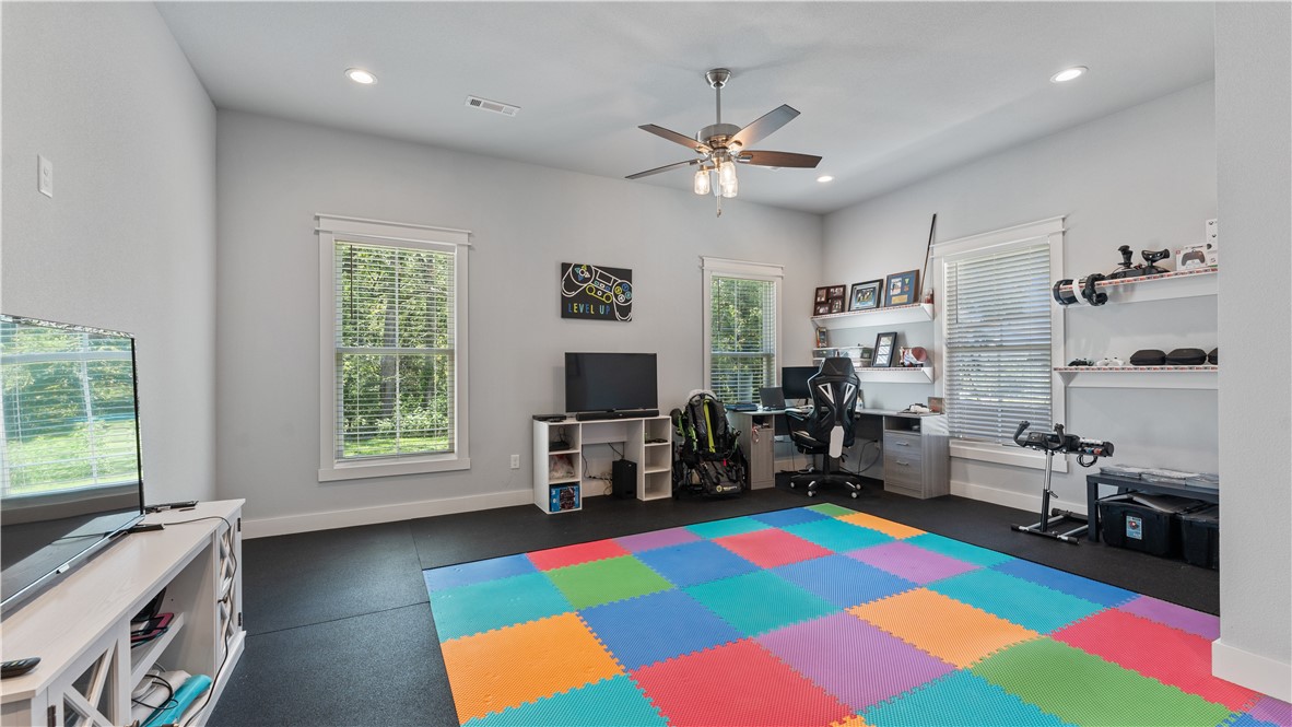 Michael E James Pls 985 Tr - Residential