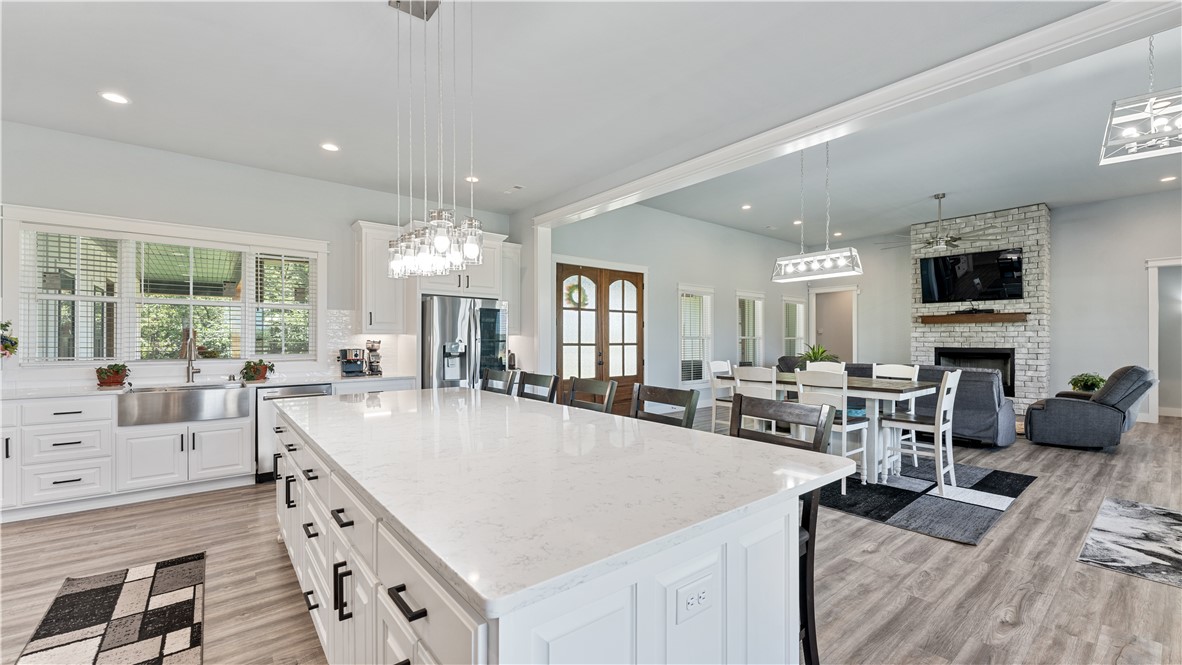 Michael E James Pls 985 Tr - Residential