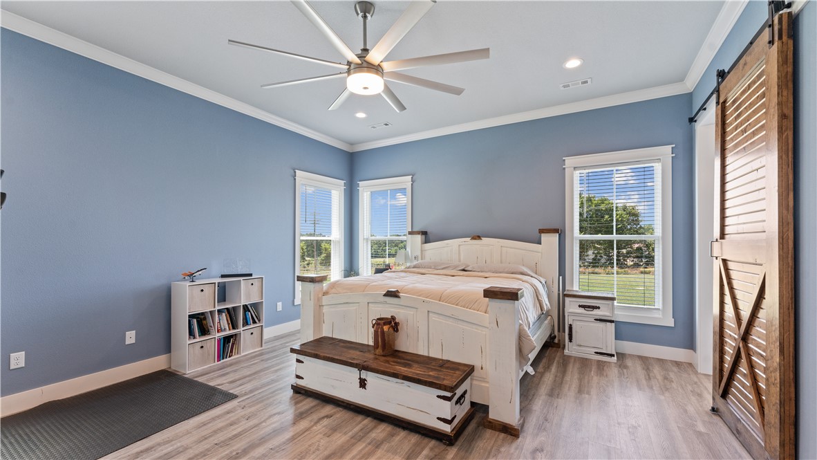 Michael E James Pls 985 Tr - Residential