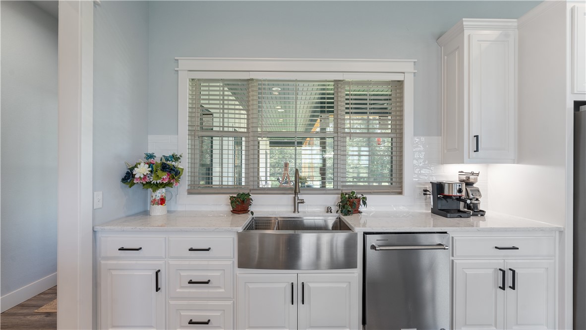 Michael E James Pls 985 Tr - Residential