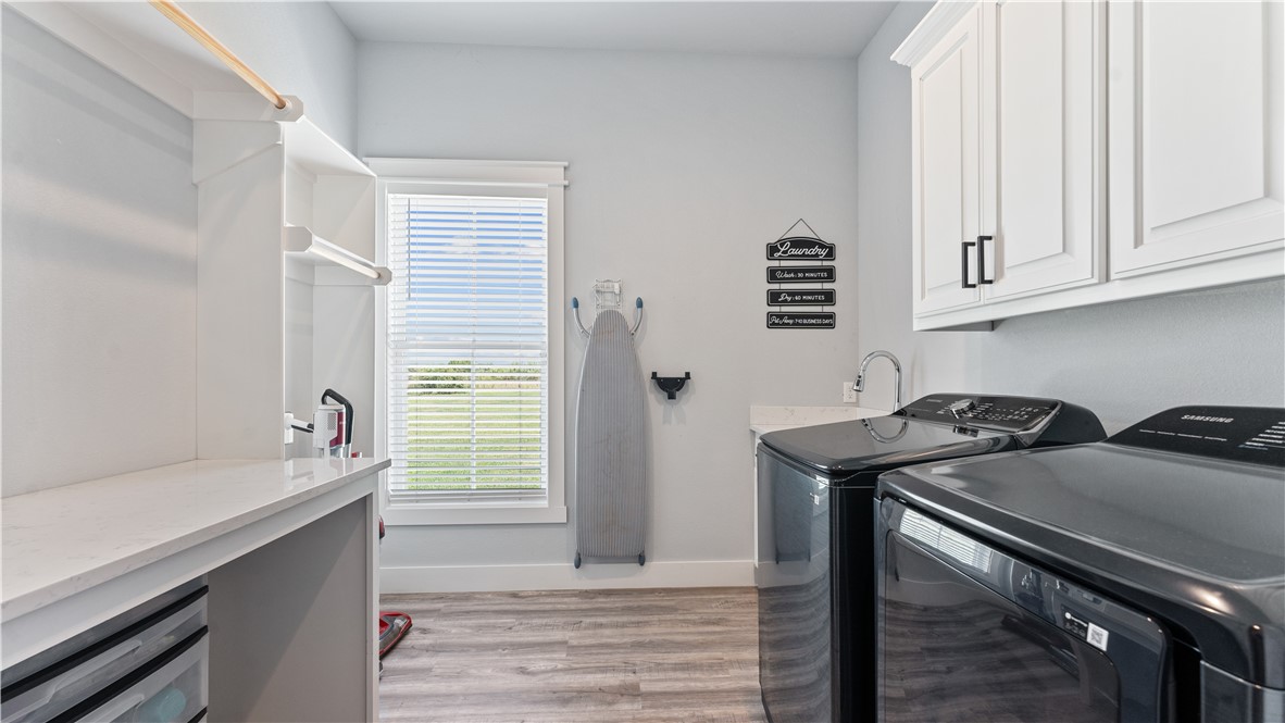 Michael E James Pls 985 Tr - Residential