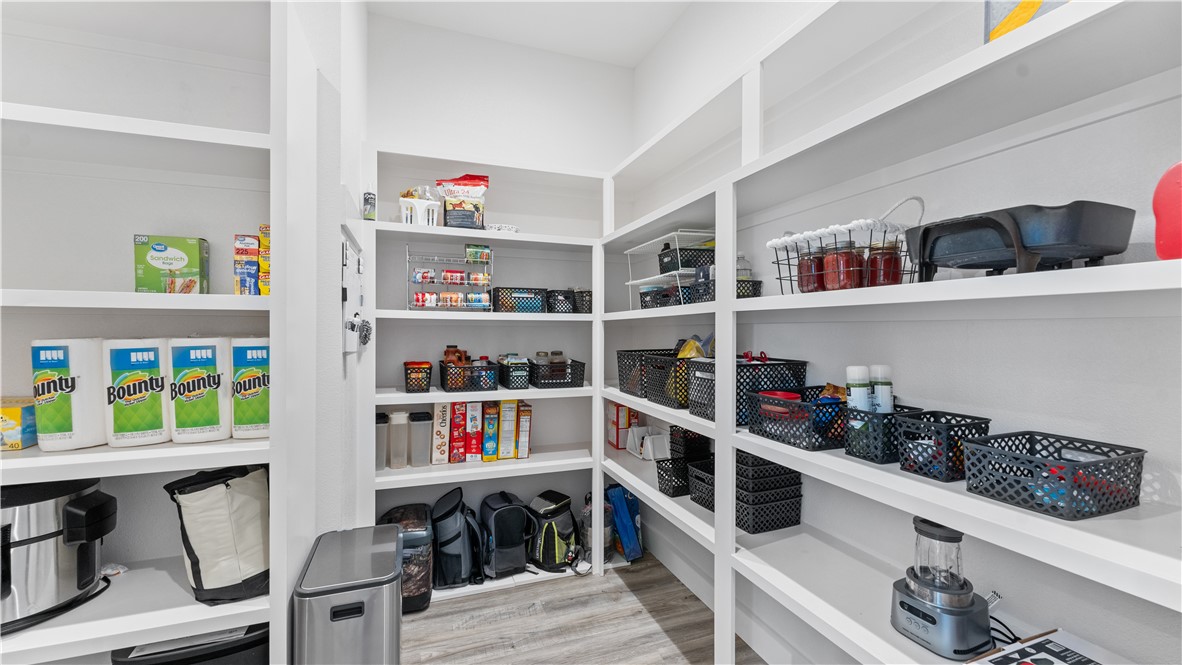 Michael E James Pls 985 Tr - Residential