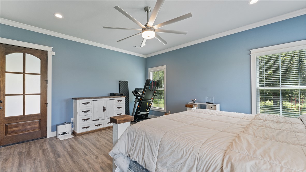 Michael E James Pls 985 Tr - Residential