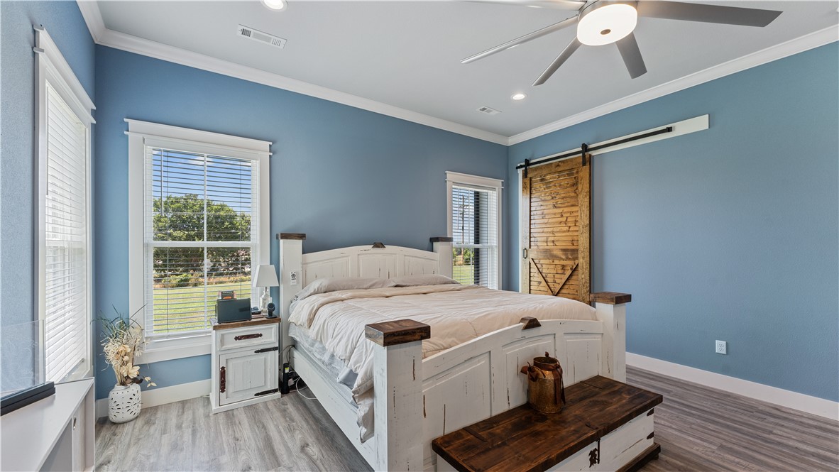 Michael E James Pls 985 Tr - Residential