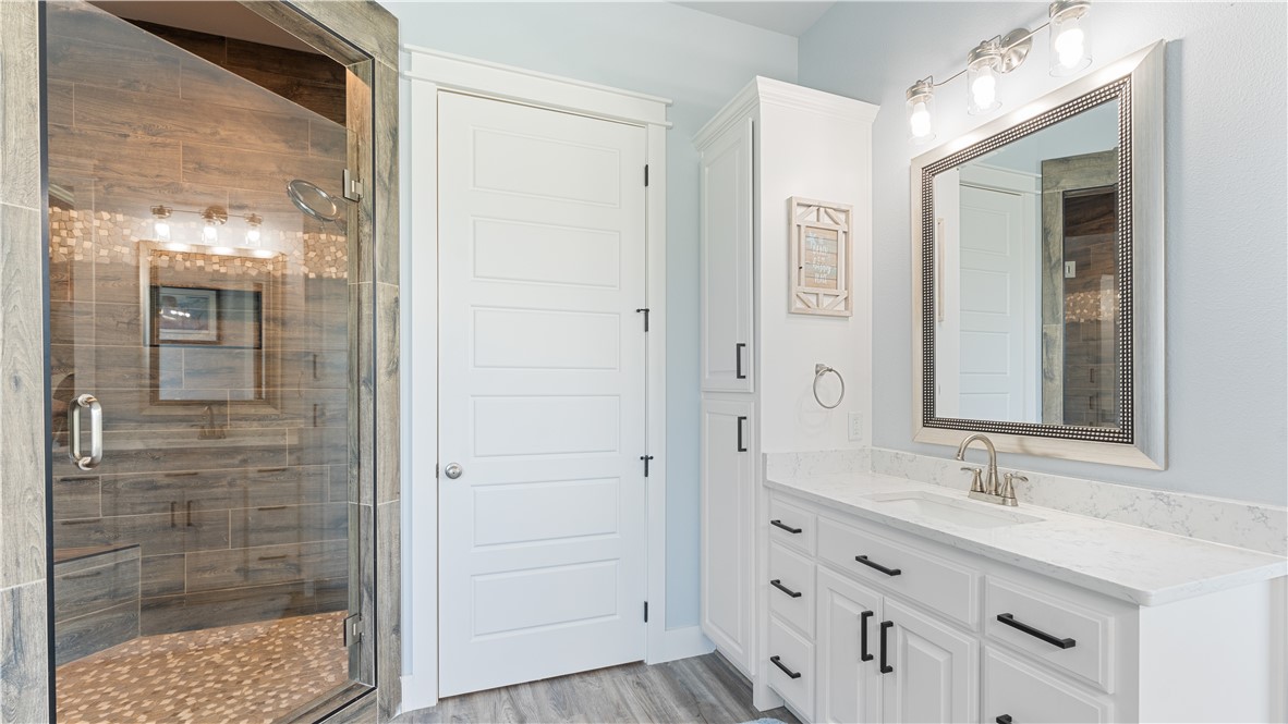 Michael E James Pls 985 Tr - Residential