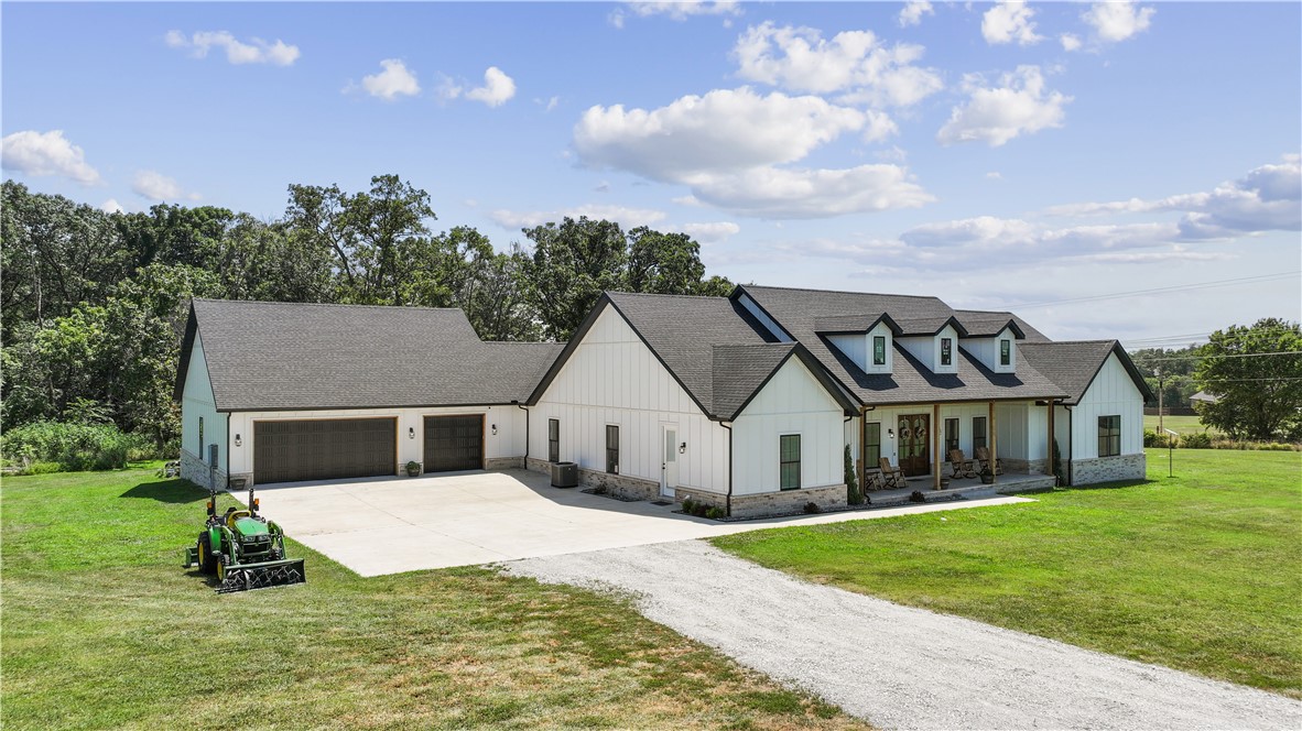 Michael E James Pls 985 Tr - Residential