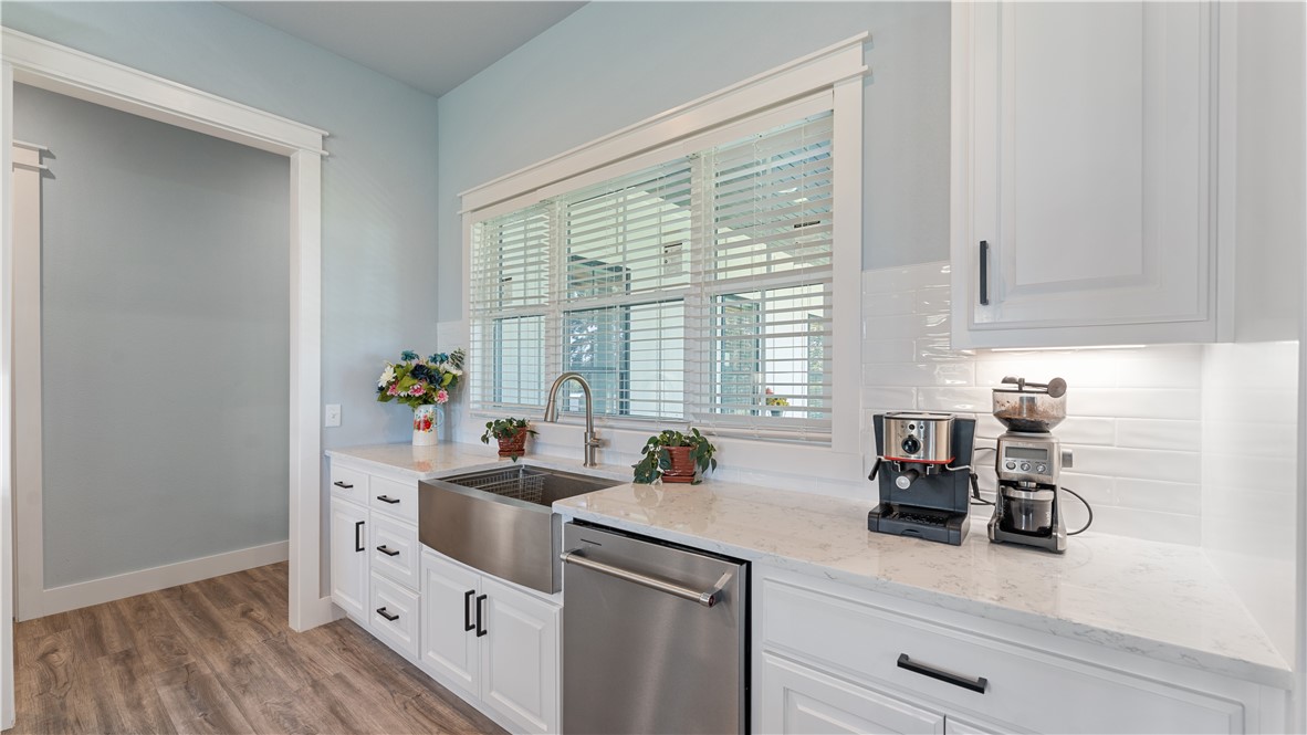 Michael E James Pls 985 Tr - Residential