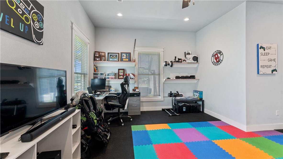 Michael E James Pls 985 Tr - Residential