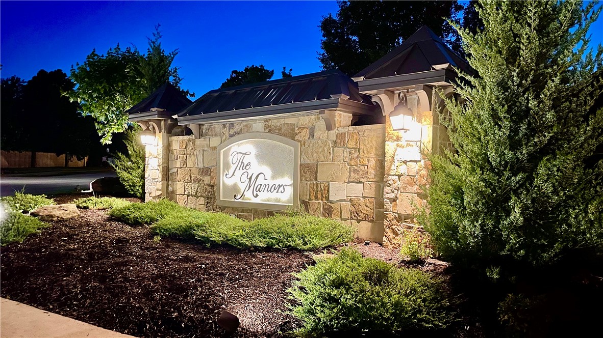 Manors On Blossom Way Crk Ph 1-Rogers - Residential