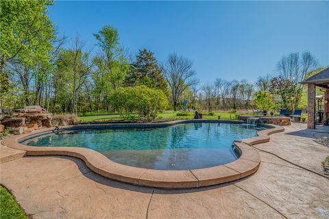 Photo of 1801 SW Palmer Creek, Bentonville, AR 72713 (MLS # 1342425)